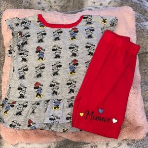 Minnie Mouse outfit ❤️